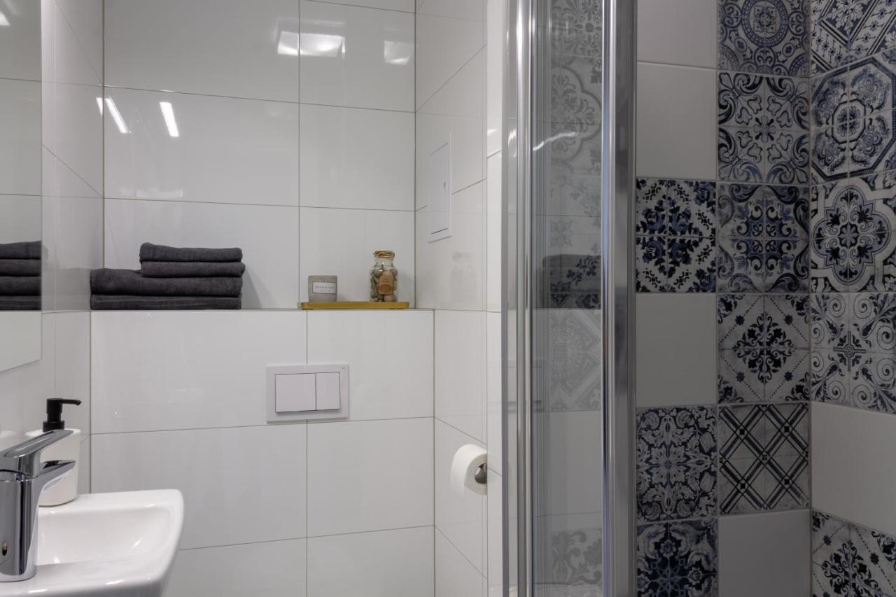 Initium Rooms - Pokoje Na Wynajem - Obroncow Wybrzeza 4D Danzig Exterior foto